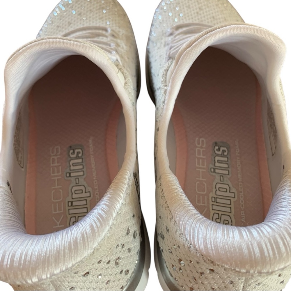 Skechers Women's White Slip-On Athletic Shoe Sz 6 - Picture 8 of 9